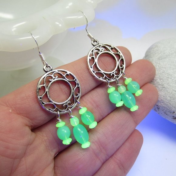 Uranium Glass bead dangle earrings - Picture 1 of 12